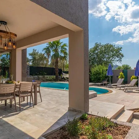 Villa Lea Villa